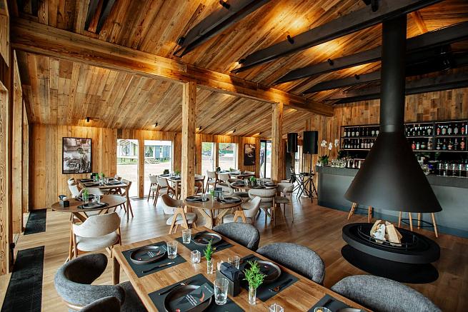 Гриль-ресторан парк-отеля Wood.Wood.Wood.