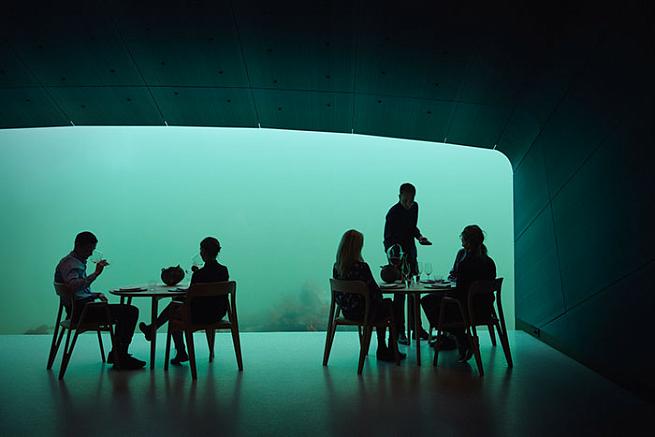 В Норвегии открылся первый подводный ресторан в Европе